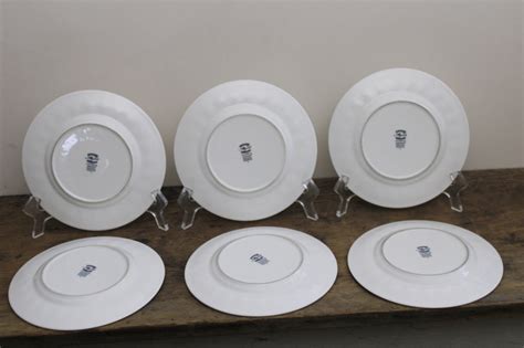 English Wedgwood Colosseum Pattern Pure White China Bread Butter Plates