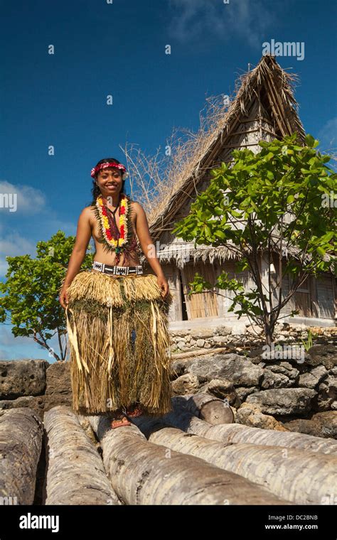 Micronesia Dress Hi Res Stock Photography And Images Alamy