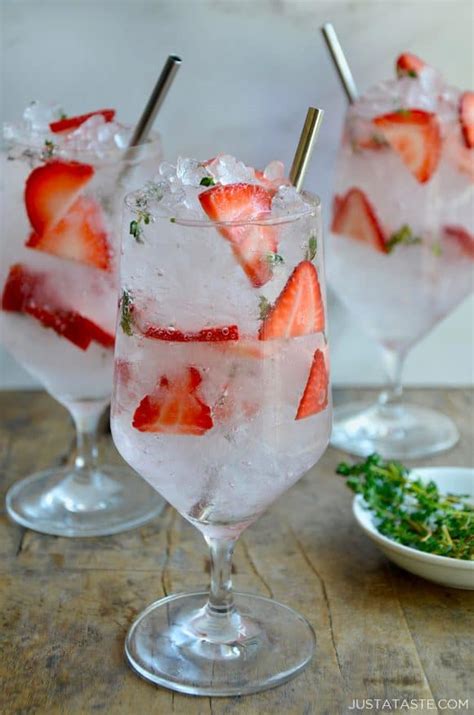 16 Best Strawberry Cocktails To Drink