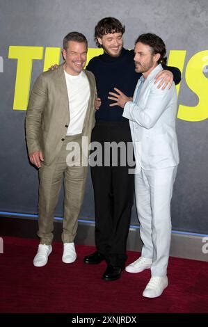 Matt Damon Jack Harlow Und Casey Affleck Bei Der Premiere Des Apple