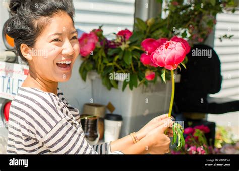 Working With Flowers Hi Res Stock Photography And Images Alamy