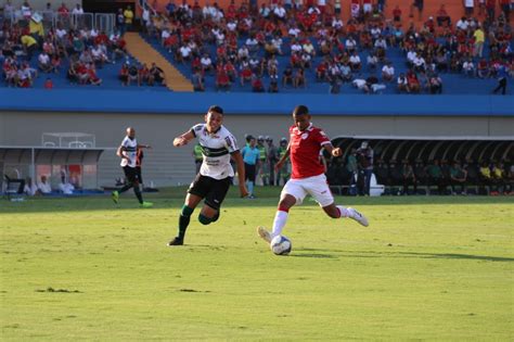 Coritiba arranca empate do Vila Nova no fim e permanece no G4 da Série