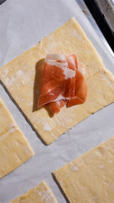 Easy Peach Brie Prosciutto Puff Pastry Chasing Cravings