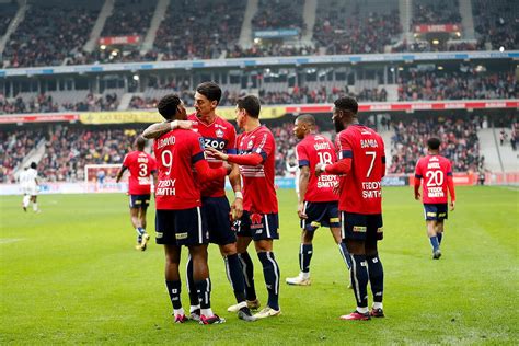 Football Ligue L Le Losc Domine Strasbourg Et Prend La E Place