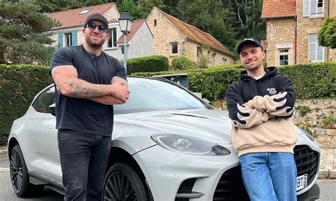 Squeezie présente son nouveau bolide à GMK La première immatriculée