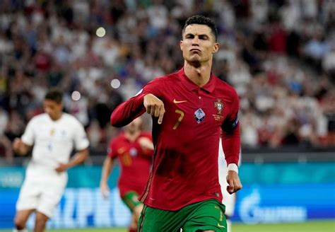 Bồ Đào Nha đại thắng trong ngày Ronaldo lập hat-trick