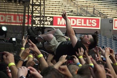 Horns Up Rocks Megadeth Perform At The Big Four Despite Dave Mustaine