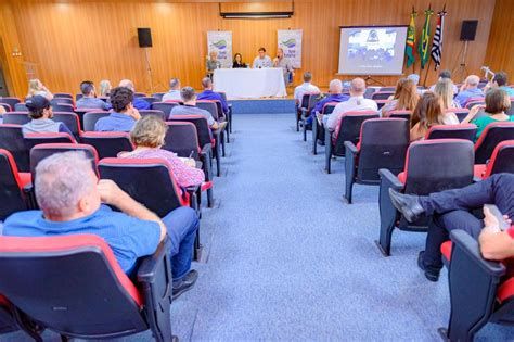 Prefeita Suéllen Rosim Participa De Reunião Do Comitê Tietê Batalha