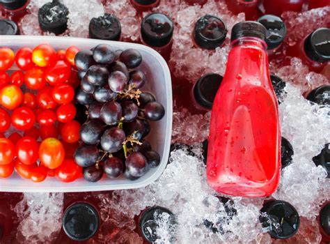 cold juice on ice 11703609 Stock Photo at Vecteezy