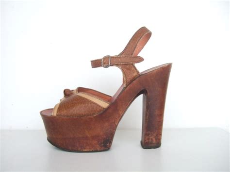 Vintage 1970s Shoes 70s Tan Brown Faux Leather Wooden 5 Platform Sandals Uk 4 Eu 37 Us 6 £