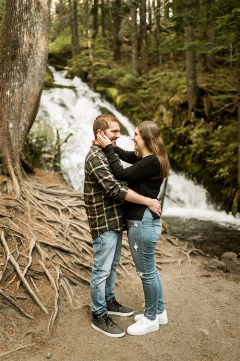 Trillium Lake Mt Hood Adventure Engagement Session Oregon Elopement