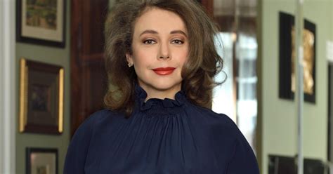 Оставшаяся без гражданства и денег Божена Рынска угрожает устроить ад ...