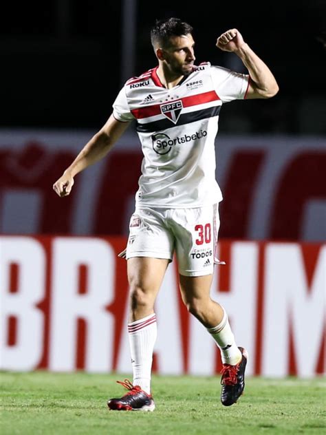 Calleri Celebra Gol No Clássico E Se Declara Ao São Paulo