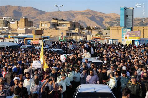 مشرق نیوز عکس استقبال خودرویی اهالی شیراز از رئیس جمهور