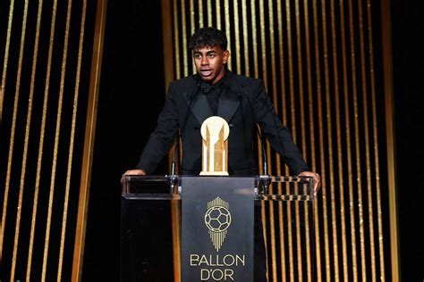 Balón de Oro 2024 Lamine Yamal gana el trofeo Kopa al Mejor Jugador