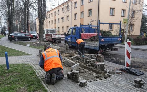 Na Ulicy Staszica Znowu Pracuj B Dzie Nowy Asfalt Zdj Cia Nowiny