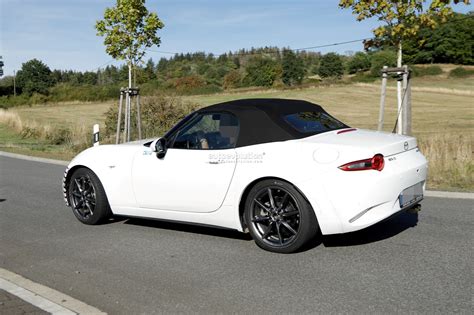 Mazda Mx 5 2024 - Lydia Rochell