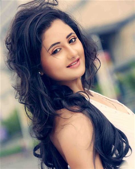 Rashami Desai Biography Height Life Story Super Stars Bio