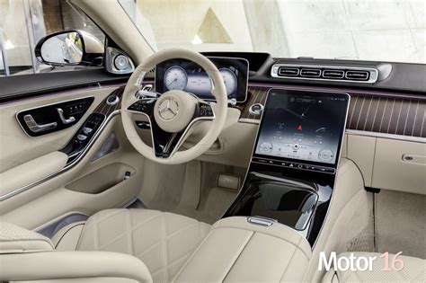 Mercedes Maybach S680 4matic V12 Interior Motor16