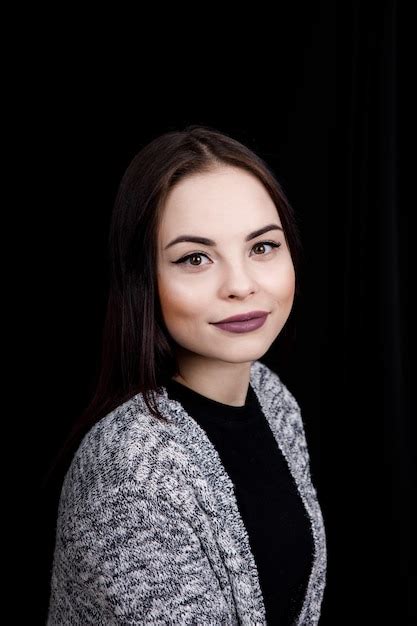 Premium Photo Close Up Portrait Of Brunette Woman
