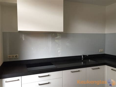 Lichtgrijze Keuken Achterwand In Nieuwegein Keukenglas