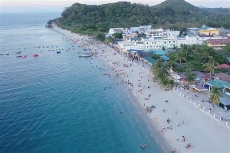 Ligtas Sa Oil Spill Mga Taga Puerto Galera Naligo Sa Beach ABS CBN News