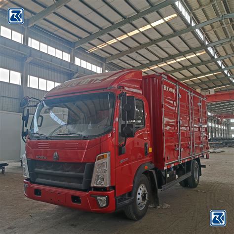 Hot Sale Sinotruk HOWO Small Transport Van Cargo Trucks China Cargo