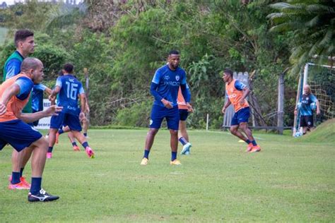 Ex Flamengo E Vasco Rafael Vaz Treina O Londrina E Refor A A Zaga