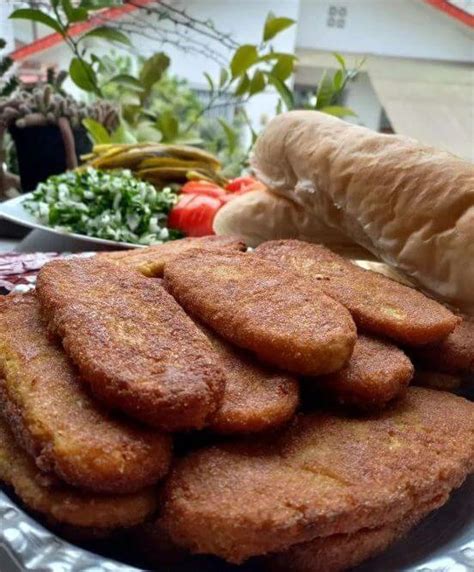 طرز تهیه کتلت ساندویچی لاهیجان به روش اصلی