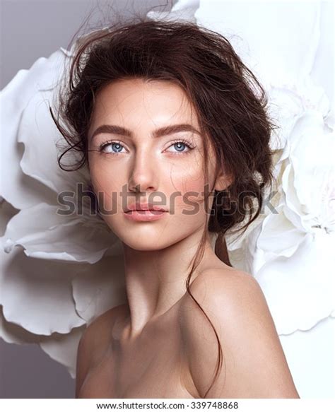 7547 Makeup Magazine Cover Images Stock Photos And Vectors