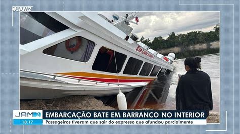 V Deo Lancha Bate Em Barranco No Rio Negro E Deixa Passageiros