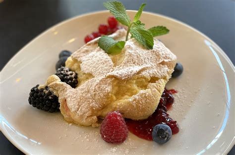 Salzburger Nockerl Rezept für Süßspeise aus Österreich BBQPit