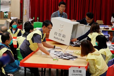 【香港區議會選舉】親港府建制派全面崩盤 泛民大勝豪奪八成385席議員 上報 國際