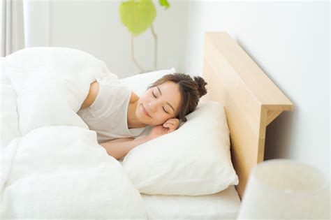 日本人の平均睡眠時間とは？睡眠不足が心身に与える影響や快眠のポイントについて 健康情報コラム