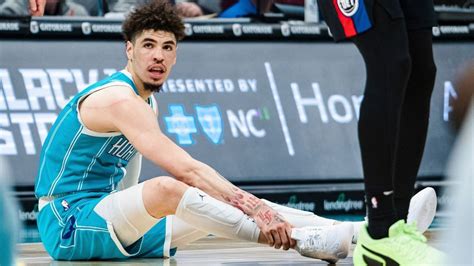 Charlotte Hornets' LaMelo Ball suffers fracture in right ankle - ESPN