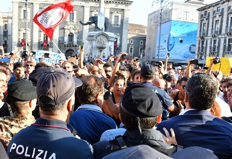 Proteste Contro Salvini Contestazioni A Catania E Siracusa Giornale