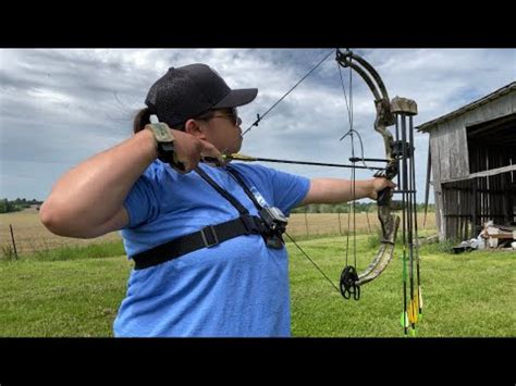 Bow Shooting Compound Bow Set Up Youtube