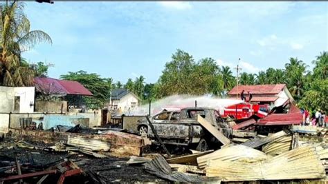 Kebakaran Hebat Terjadi Di Bireun Lima Unit Ruko Dan Dua Unit Mobil