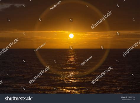 Pukana La Hawaiian Sunset Lens Flare Stock Photo Edit Now 312267878