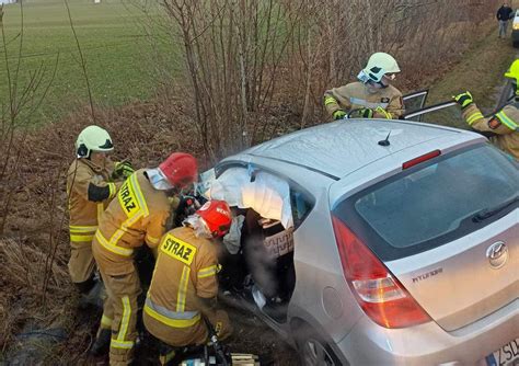 Zderzenie autobusu i auta osobowego na DW162 Jedna osoba nie żyje OK