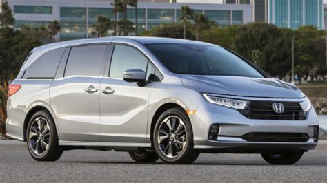 Best Hybrid Minivans + Other Fuel-Sipping Choices