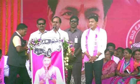 Kcr Takes Jibe At Congress In Huzurnagar Says It Has Dozen Cm Candidates