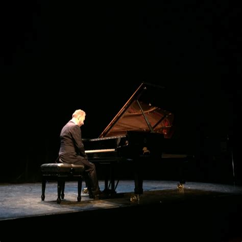 Lons Le Saunier Un Pianiste International A ébloui Le Public Du Bœuf