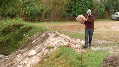 Rj Inter Tv Edi O Chuva De Granizo Surpreende Moradores De Santa