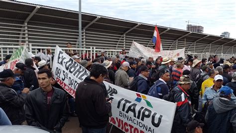 Protesto De Ex Empregados Da Itaipu Do Paraguai Fecha Tr Nsito Na Ponte