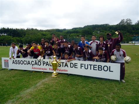 Clube Atlético JuventusSub 15 de campo é campeão da XXVII Copa São