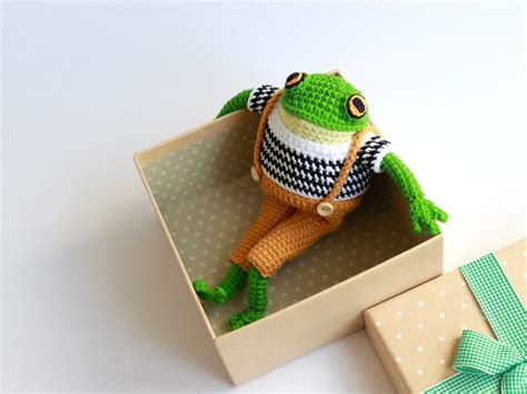 Frog Toad Crochet Pattern Cute Green Frog In Clothes Hugo Etsy Canada