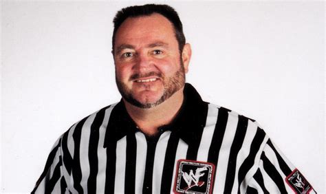 Longtime WWE referee Tim White dies | ABC6