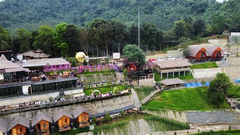 Saung Koffie Hideung Puncak Sempur Karawang Tampilkan Wisata Alam