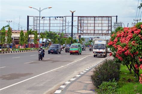 On the Street in Dumai. Indonesia. Editorial Stock Photo - Image of tourist, road: 41788253